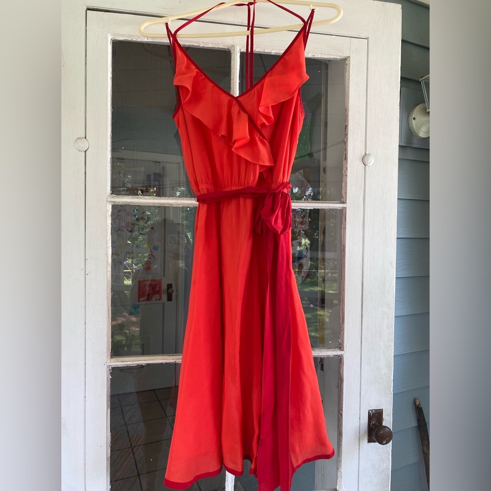 100% silk dress from Anthropologie. Perfect condition, worn once or twice!
